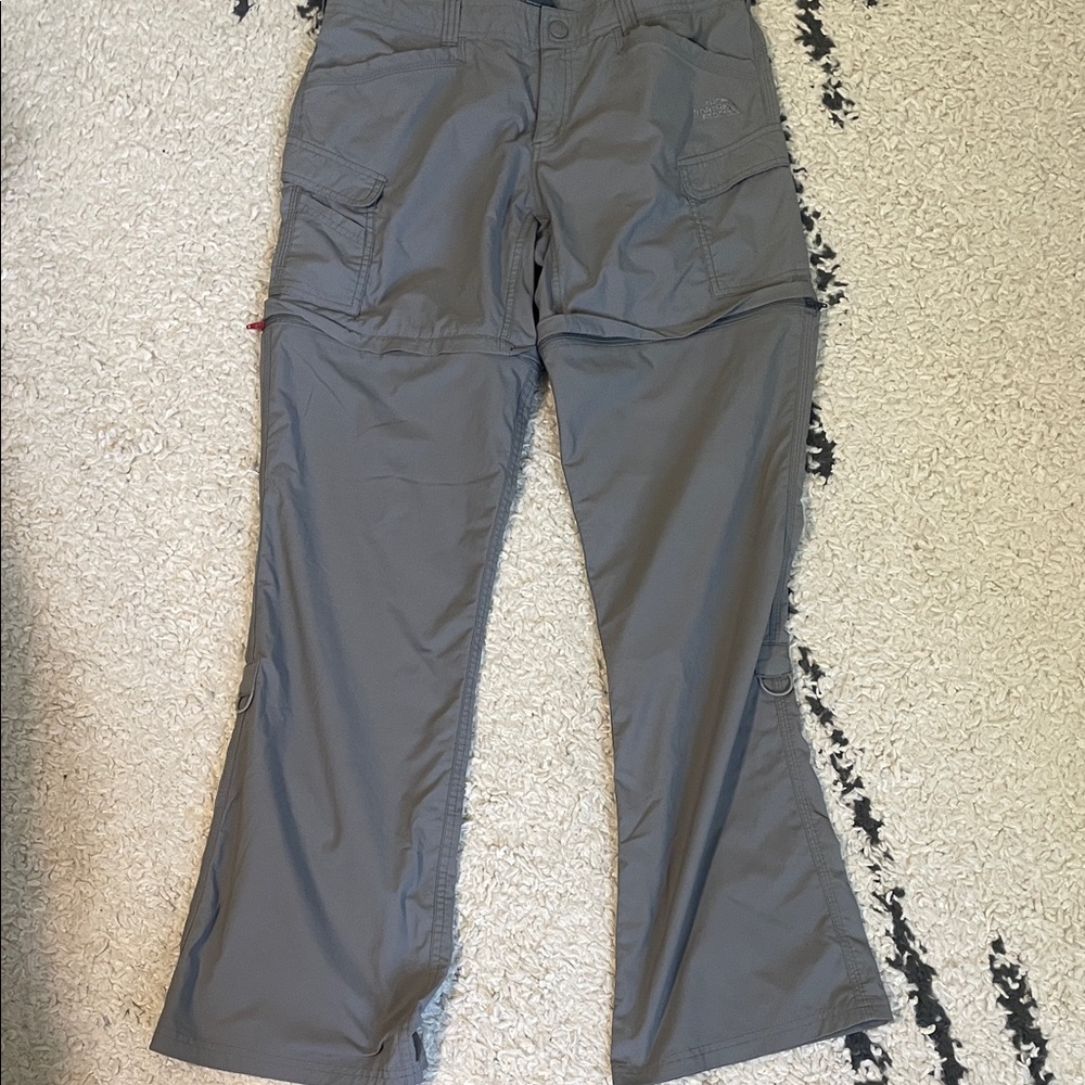Like New North Face convertible pants/shorts
